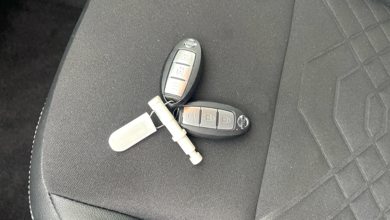 Nissan Juke 1.0 DiG-T 114 Tekna 5dr Petrol Hatchback